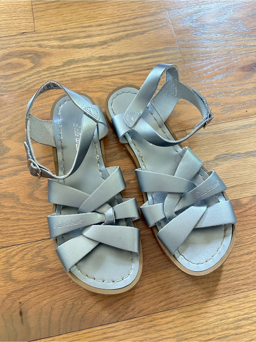 Silver Saltwater Sandals. Girls 6 women’s 7.5